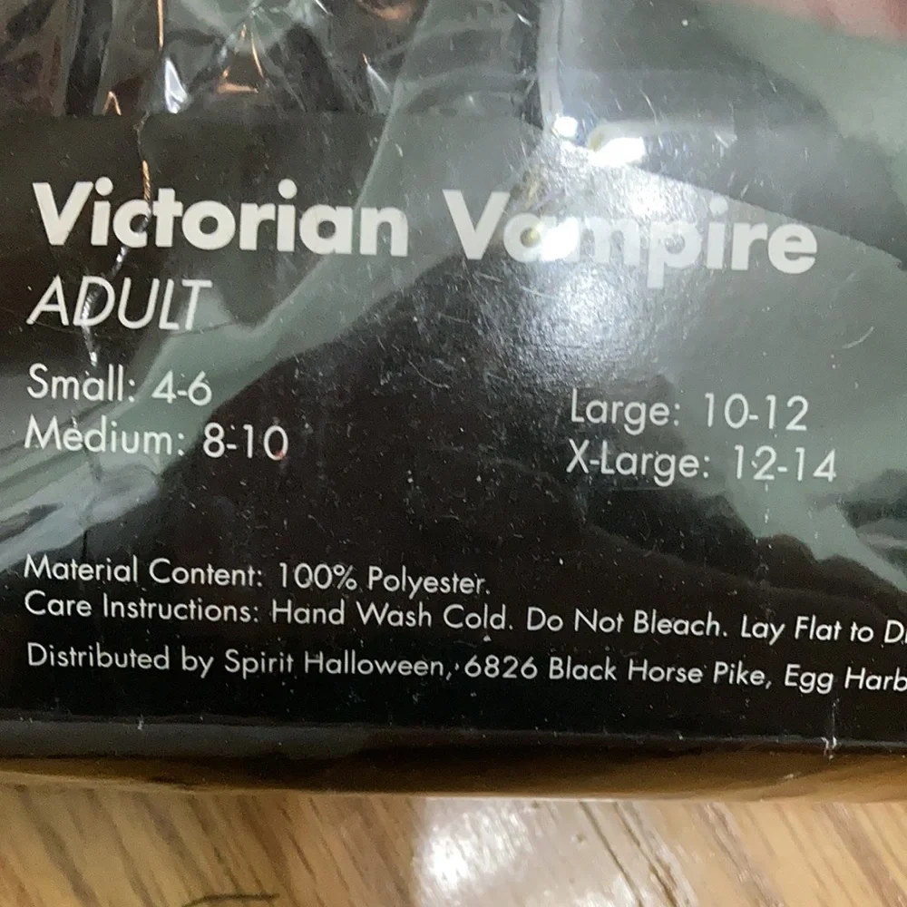- victorian vampire costume -signature collection ..(medium) - Picture 11 of 15